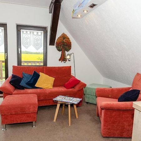 3-R-Ferienwohnung-Fuer-3-Personen-In-Schaprode-Auf-Ruegen-Zi4 Экстерьер фото
