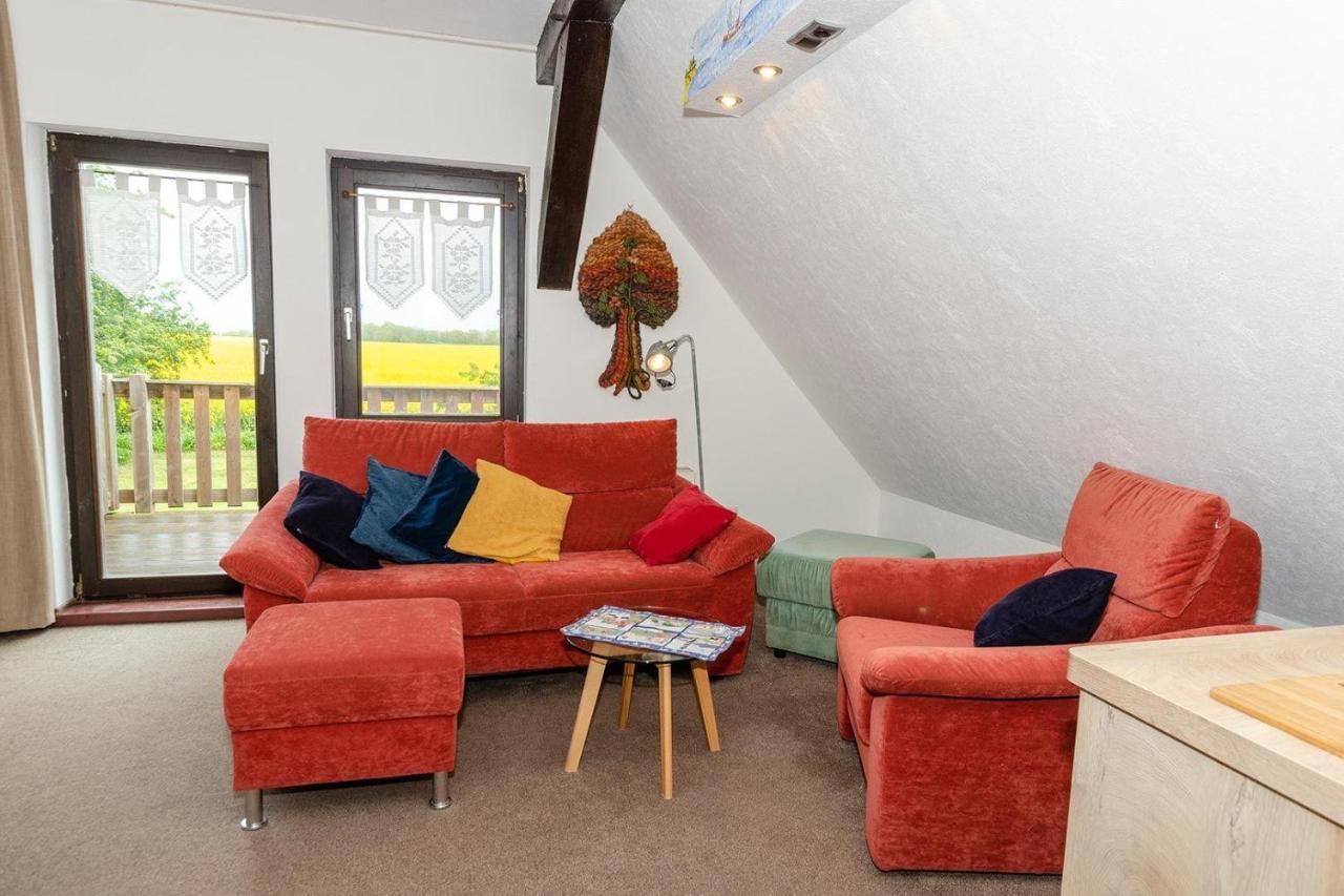 3-R-Ferienwohnung-Fuer-3-Personen-In-Schaprode-Auf-Ruegen-Zi4 Экстерьер фото