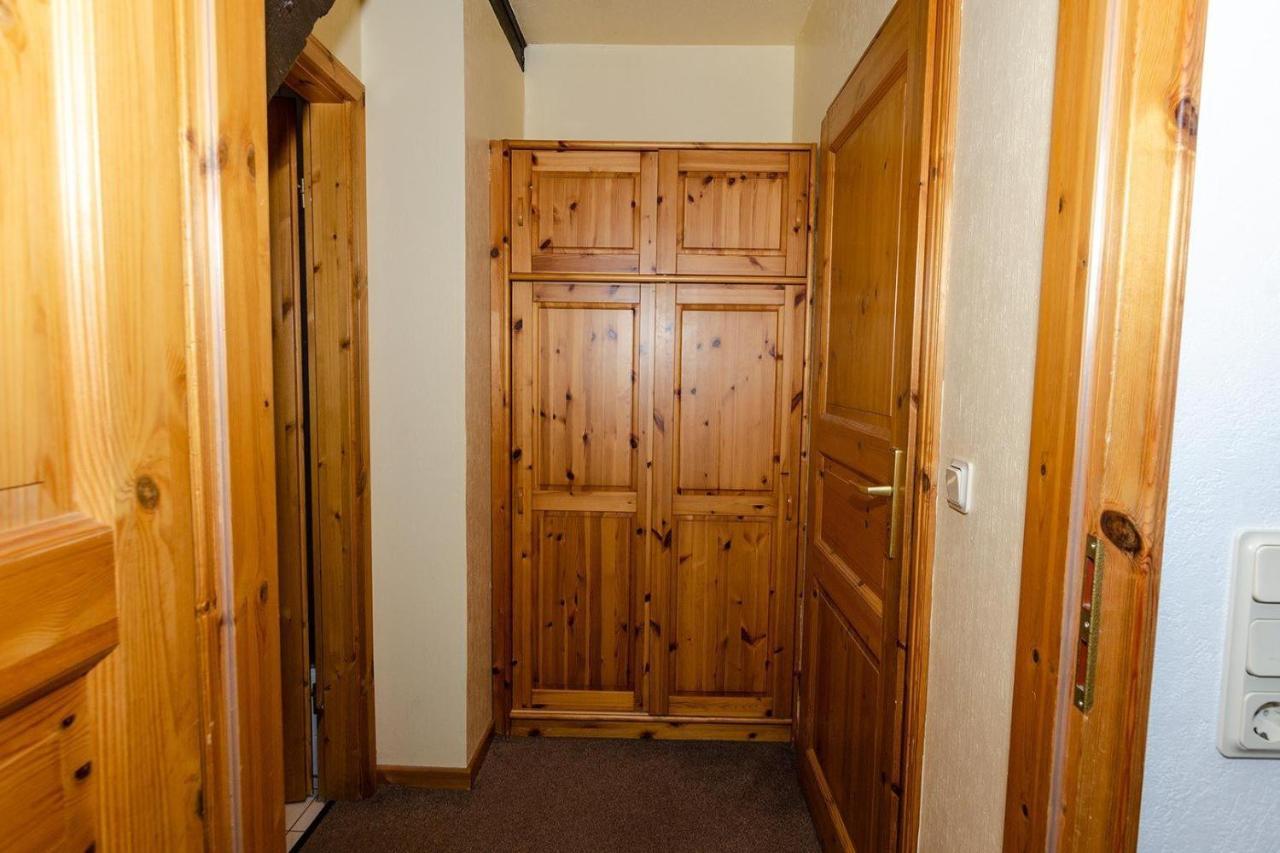3-R-Ferienwohnung-Fuer-3-Personen-In-Schaprode-Auf-Ruegen-Zi4 Экстерьер фото