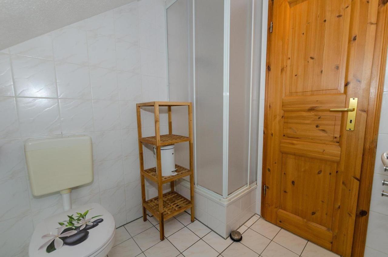 3-R-Ferienwohnung-Fuer-3-Personen-In-Schaprode-Auf-Ruegen-Zi4 Экстерьер фото